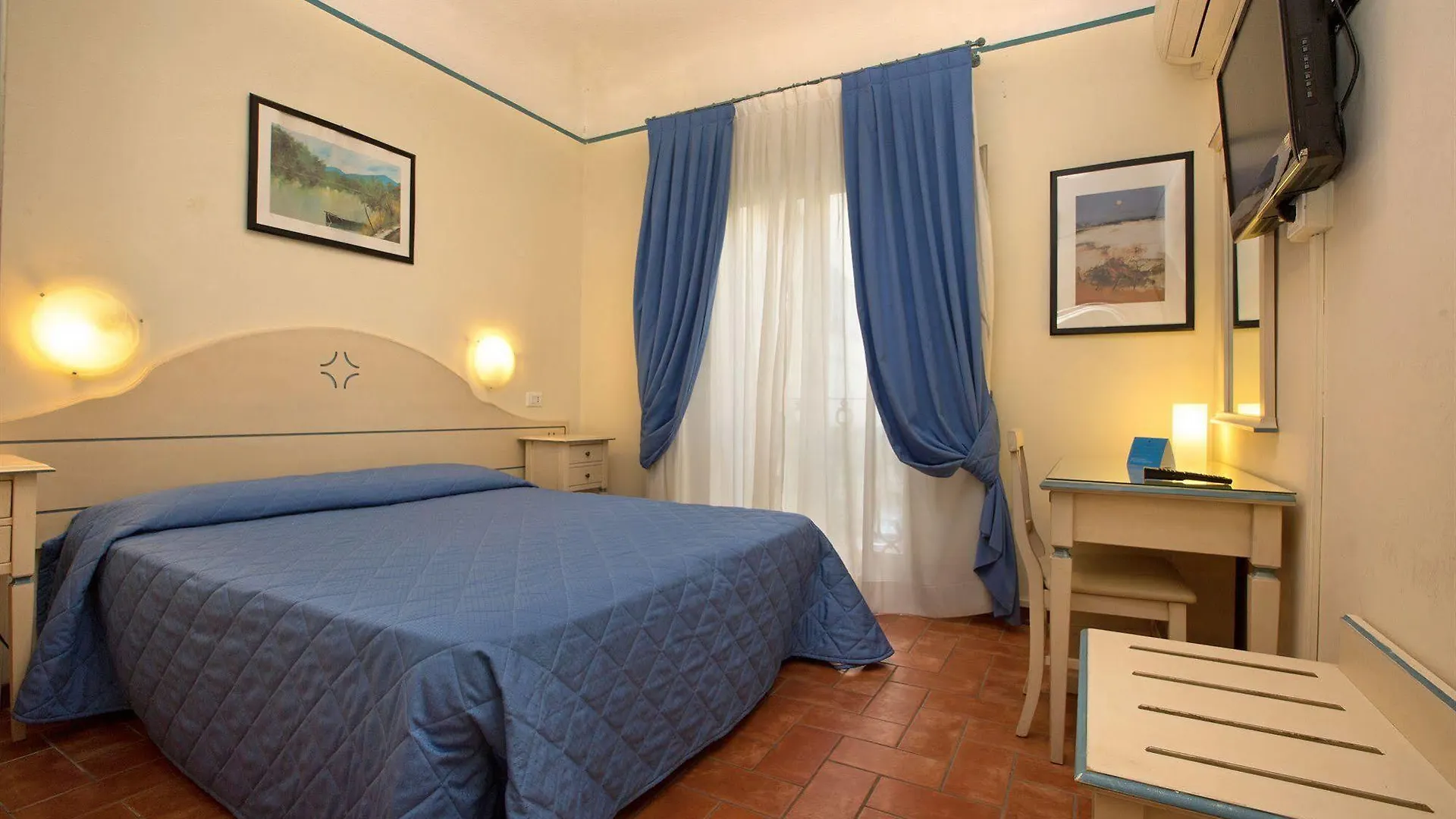 Hotel Crocini contacts